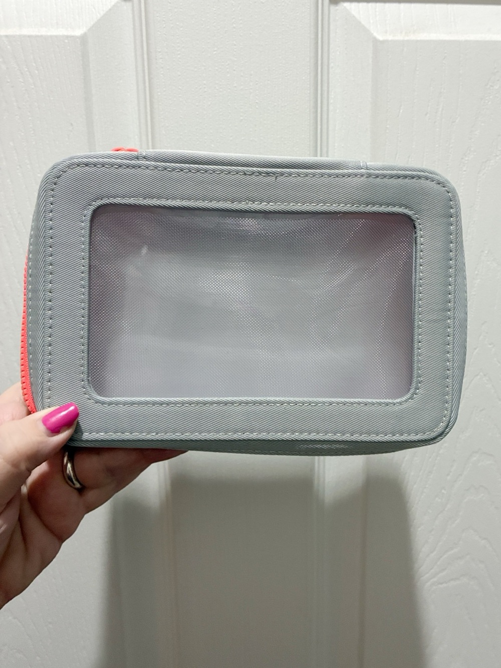 [ nwot ] Flyte.70 Clear-Window Travel Pouch in Light Gray with Coral Trim